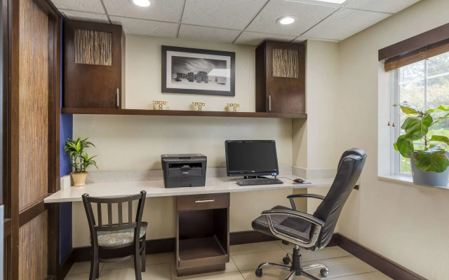 Best Western Plus Berkshire Hills Inn & Suites