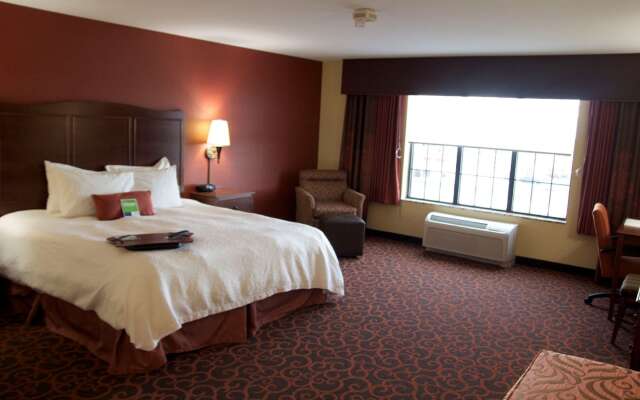 Hampton Inn & Suites Watertown