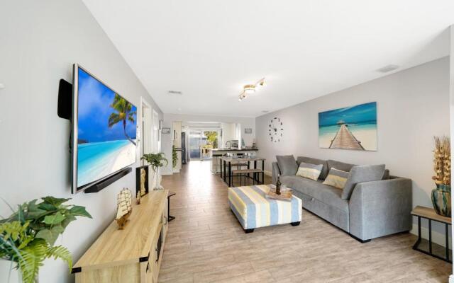 Sunny Waterside B in Dania Beach