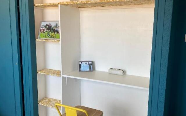 Bel appartement avec vue sur les toits (nouveau)