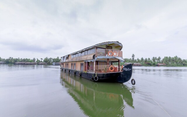 OYO 13683 EGC Houseboat 9 BHK