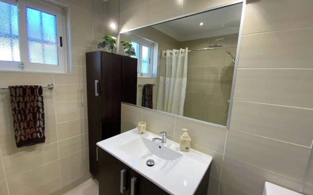 Villa With Pool, Walk to Beach, Restaurants, Shops