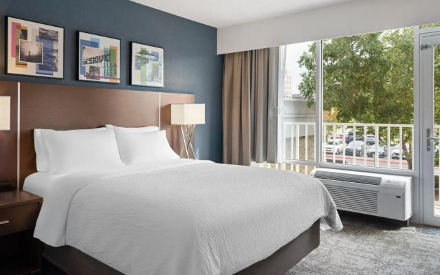 Holiday Inn Sioux Falls-City Centre by IHG