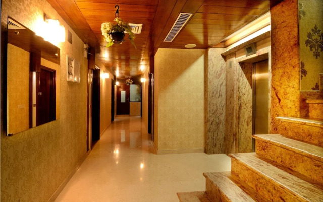 Hotel Omega Residency