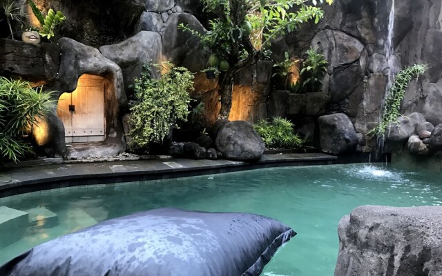 The Flintstones - by MANASUI villa