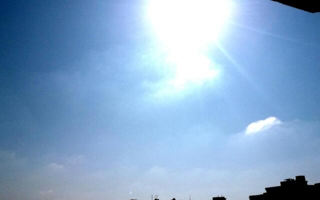 Private Room In Apartment with Sea View