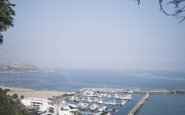 w Villa With Rooftop Terrace in Barranco