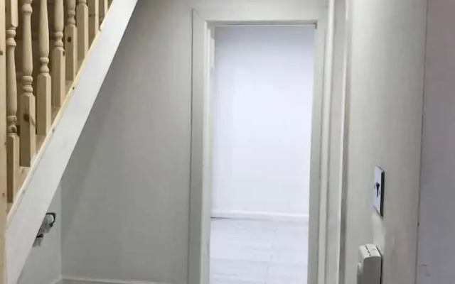 Nice 2 Bed Independent Annex in High Wycombe