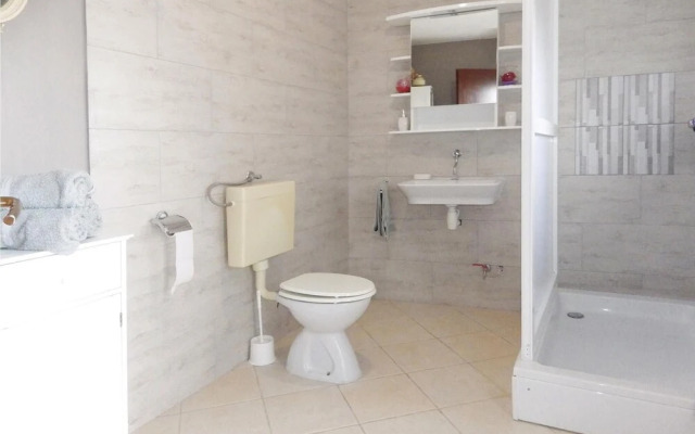 Beautiful Home in Vela Luka With 2 Bedrooms and Jacuzzi