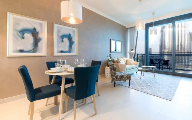 Chic Apt w Burj Khalifa Dancing Fountain View