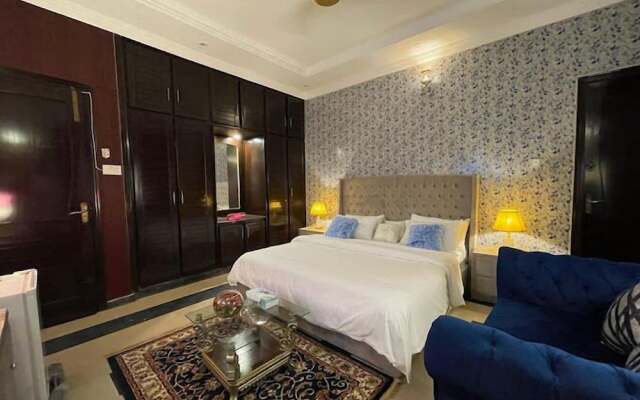 Shelton Mellton Lodges