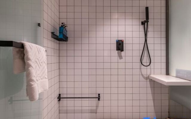 Happy Inn Hotel (Zhengzhou Erqi Wanda Plaza South Third Ring)