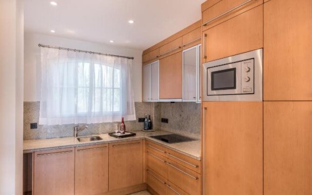 Healthouse Apartments