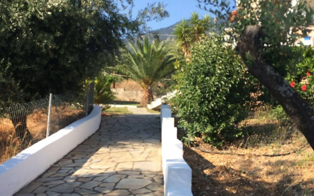 Manolia Studios