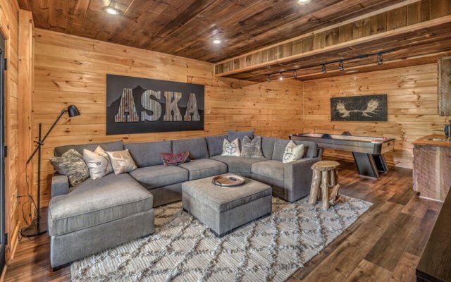 Aska Pines by Escape to Blue Ridge