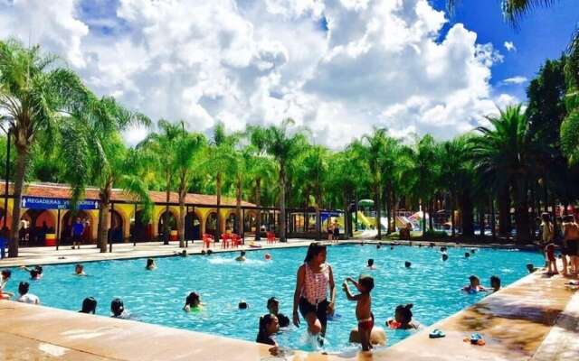 Guamúchil Parque Acuático & Cabañas