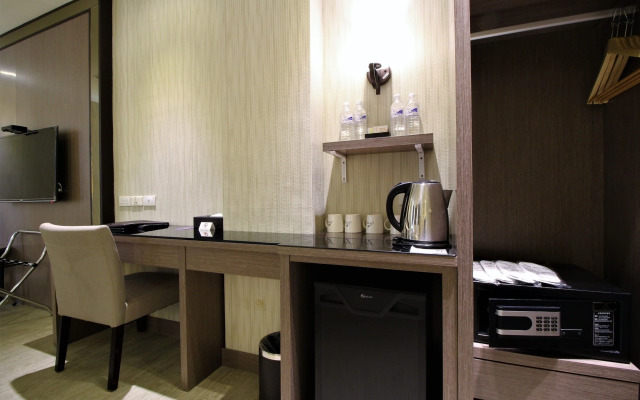 J Hotel