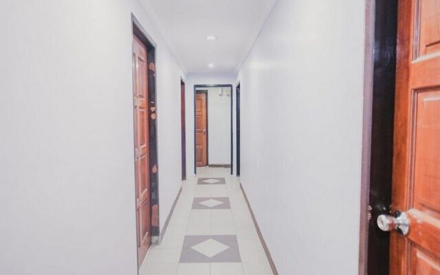 RedDoorz near Nagoya Hill Mall Batam 5