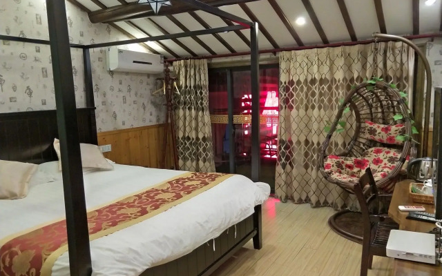 Yue Yue Theme Hostel