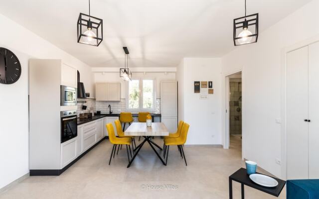 House Villas - Sea Boutique Apartment Family Room