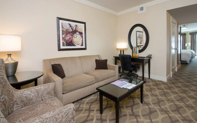 West Inn & Suites
