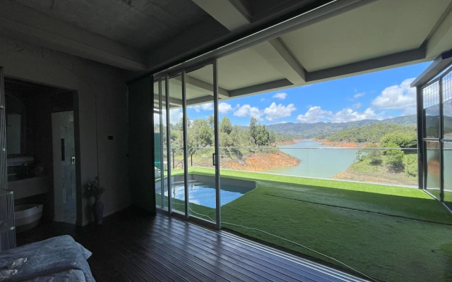 EleMYNT LifeStyle Hotel