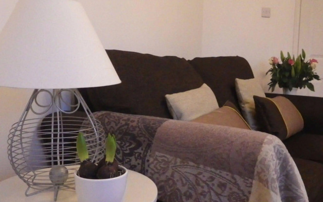 Ladyknowe Apartment