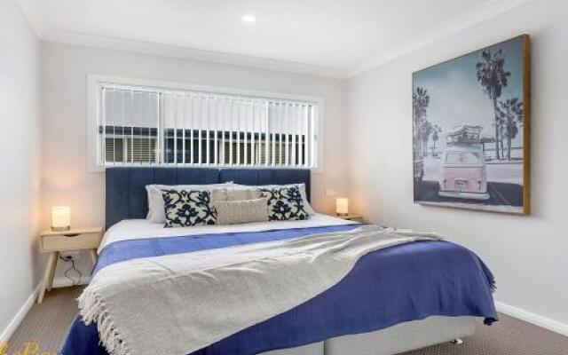 Pacific Paradise No.28 Anna Bay