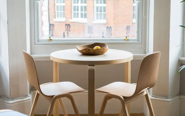Cool Covent Garden Studio - Netflix Nespresso