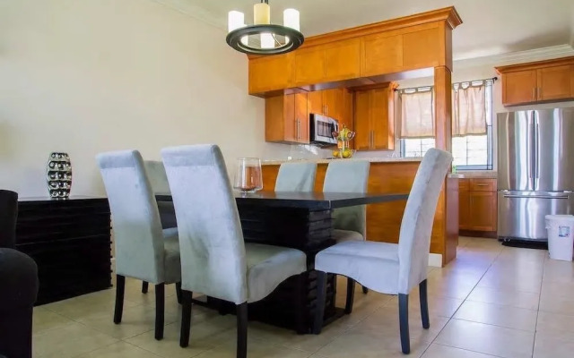 New Kingston Guest Apt at Sonoma Estate
