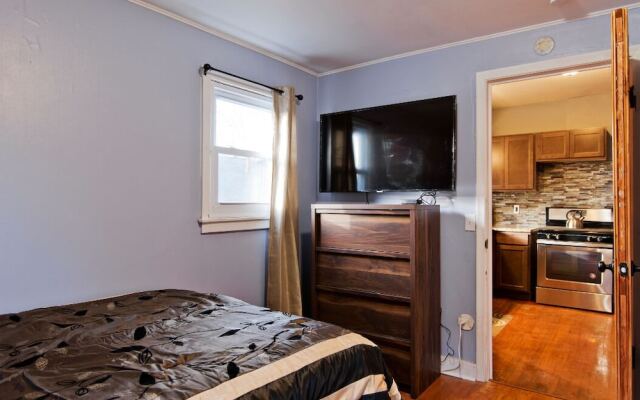 Amazing 5 Bedroom Downtown Ferndale House
