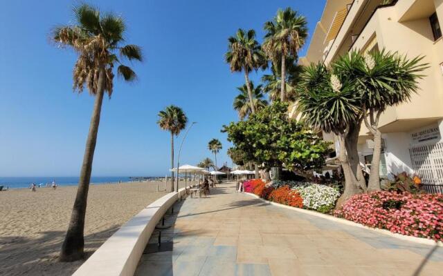 Beach at 40 meters, FREE parking, WI-FI, AC