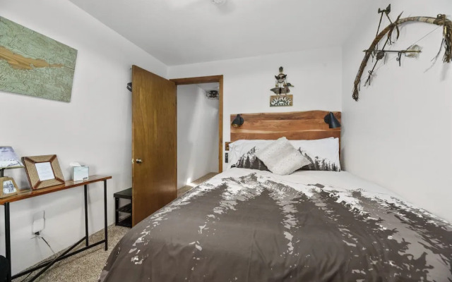 Birdhouse in Moonridge