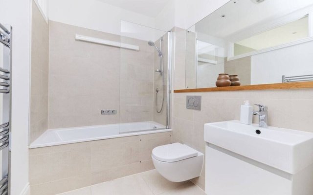 The Tooting Escape - Glamorous 3bdr Flat With Balcony
