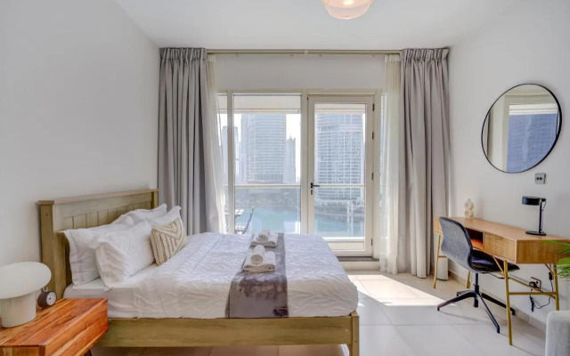 DA86 Well Design Studio in Dubai Arch tower