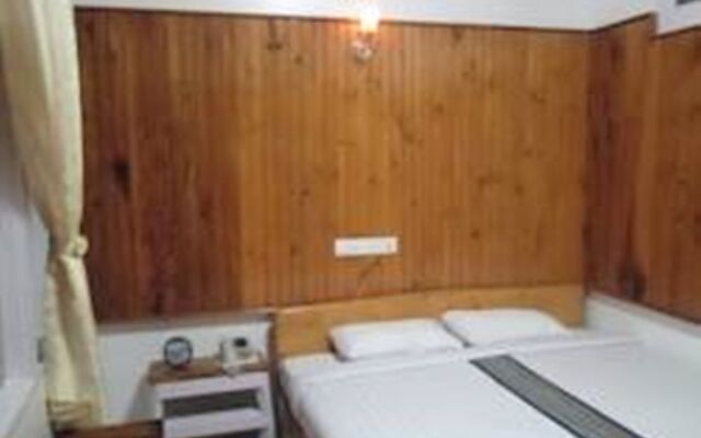 Pine Breeze Hotel