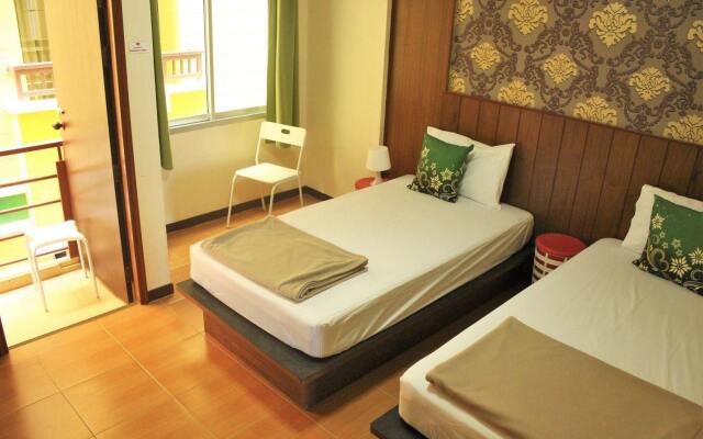 Phuket IYH Express Hostel