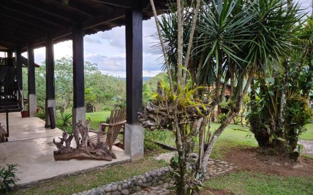 Los Gallitos Eco Lodge