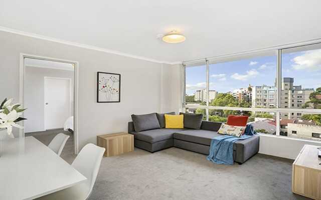The Apartment Service RAND3