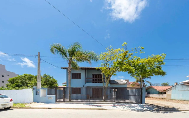 Casa Patta - 05 dormitórios, com piscina.