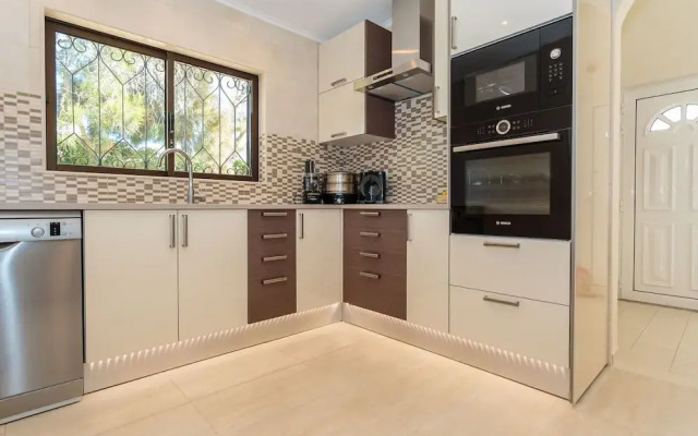 Floresta Fabulous Villa Close to Beach and Golf