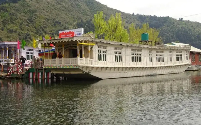 Kings Paradise Houseboat
