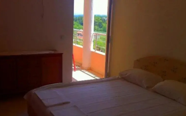 Apartments Llunji