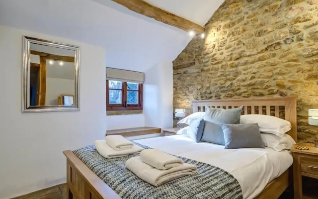 Hollytree Cottage, Chipping Norton