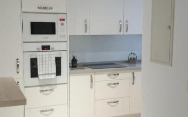 White Pearl Beach L2