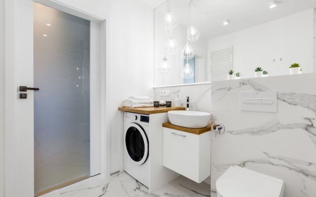 Frey Homes Waterlane Glamour &SPA