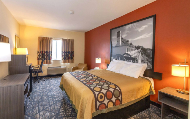 Super 8 by Wyndham Big Rapids
