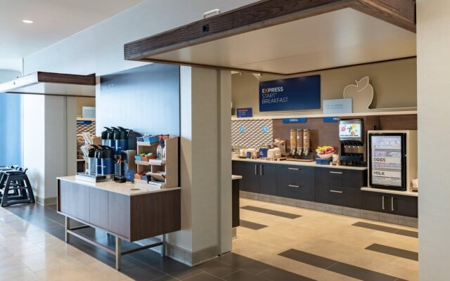 Holiday Inn Express Saskatoon East - University