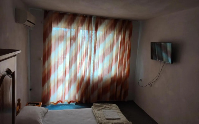 Zlatevi Guest House