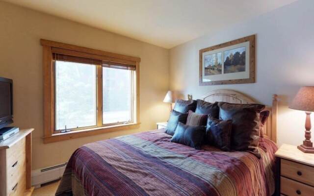 Red Hawk Lodge 2 Bedroom Condo in River Run Village